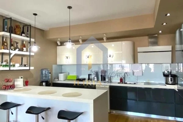 Shtepi ne shitje 3+1 ne Tirane - 420,000 Euro