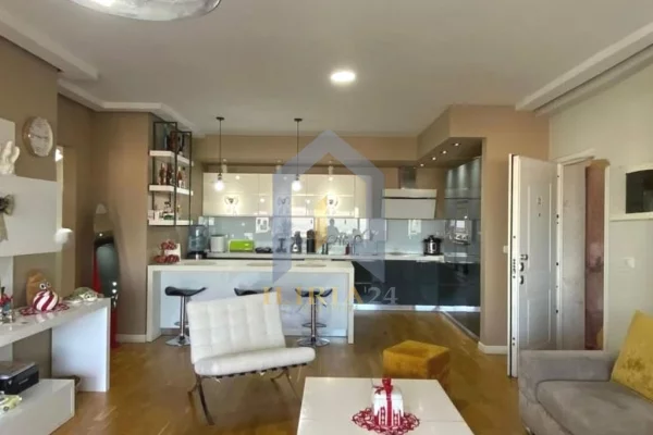 Shtepi ne shitje Apartament ne Tirane, 3+1, Mobilimi E mobiluar, Pagesa 420,000  Euro.