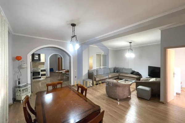 Shtepi ne shitje Apartament ne Tirane, 3+1, Mobilimi E mobiluar, Pagesa 255,000  Euro.