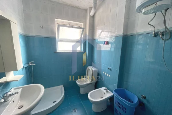 Shtepi ne shitje Apartament ne Tirane, 3+1, Mobilimi E mobiluar, Pagesa 255,000  Euro.