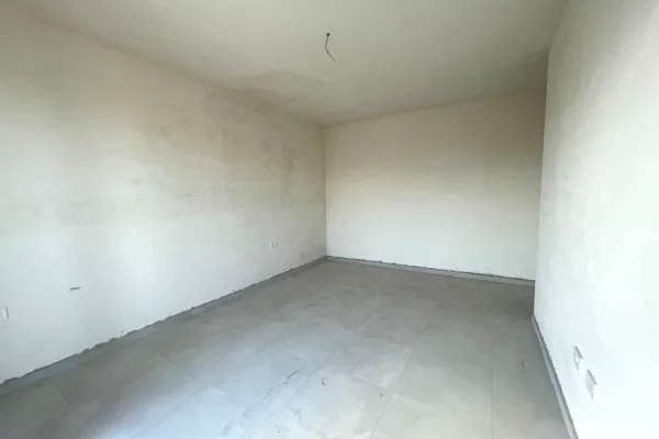 Shtepi ne shitje Apartament ne Tirane, 2+1, Mobilimi Bosh, pa mobiluar, Pagesa 118,840  Euro.