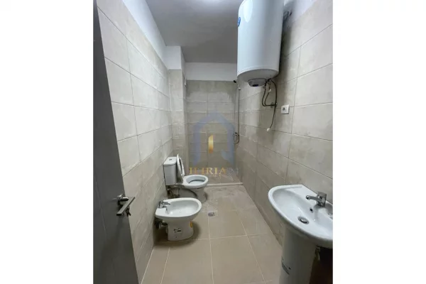 Apartment for rent in Tirana 3+1, Emty