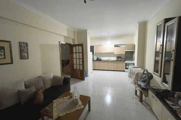 Shtepi ne shitje Apartament ne Tirane, 2+1, Mobilimi E mobiluar, Pagesa 190,000  Euro.