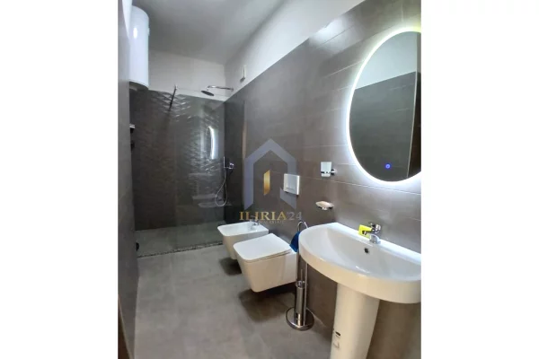 Shtepi me qera Apartament ne Tirane, 2+1, Mobilimi E mobiluar, Pagesa 1,000  Euro.