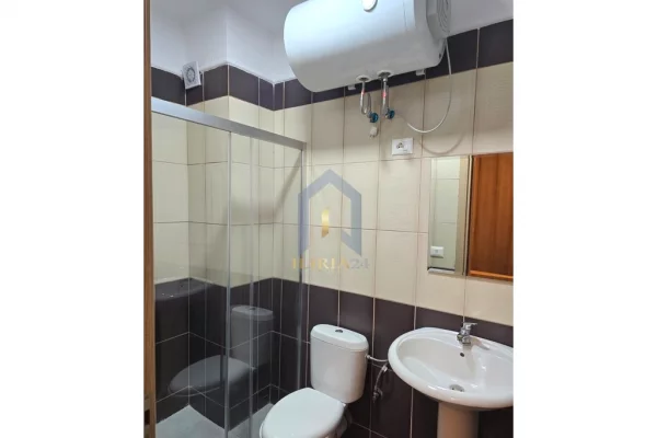 Shtepi me qera Apartament ne Tirane, 2+1, Mobilimi E mobiluar, Pagesa 500  Euro.