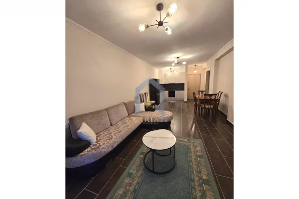 Shtepi me qera Apartament ne Tirane, 2+1, Mobilimi E mobiluar, Pagesa 500  Euro.