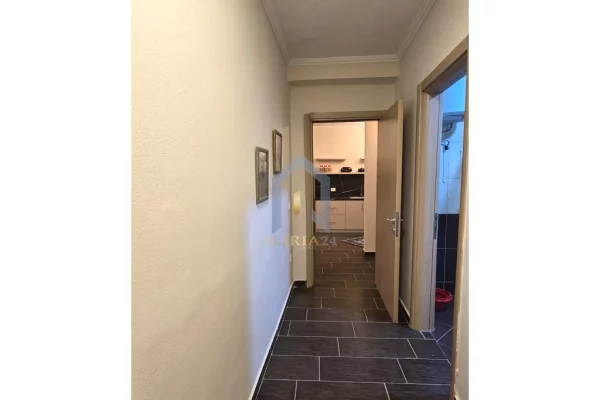 Shtepi me qera Apartament ne Tirane, 2+1, Mobilimi E mobiluar, Pagesa 500  Euro.