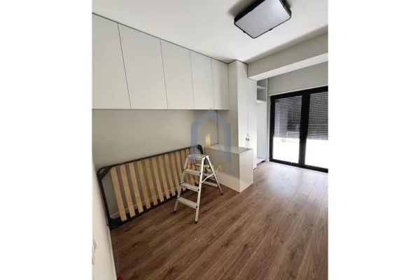 Shtepi ne shitje Apartament ne Tirane, 3+1, Mobilimi E mobiluar, Pagesa 330,000  Euro.