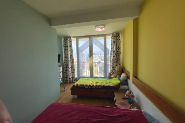 Shtepi ne shitje Apartament ne Tirane, 3+1, Mobilimi E mobiluar, Pagesa 300,000  Euro.