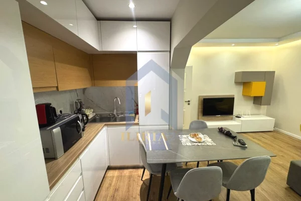 Shtepi me qera Apartament ne Tirane, 2+1, Mobilimi E mobiluar, Pagesa 800  Euro.