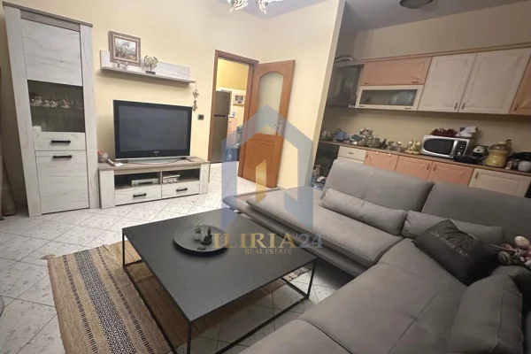 Shtepi ne shitje 1+1 ne Durres - 90,000 Euro