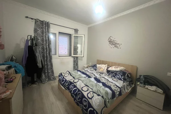 Shtepi ne shitje Apartament ne Tirane, 1+1, Mobilimi E mobiluar, Pagesa 115,000  Euro.