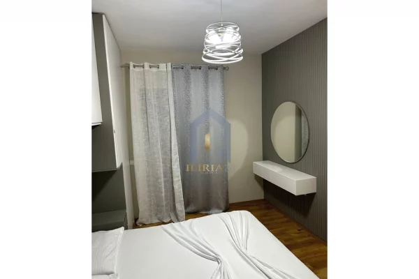 Shtepi me qera 2+1 ne Tirane - 1,200 Euro