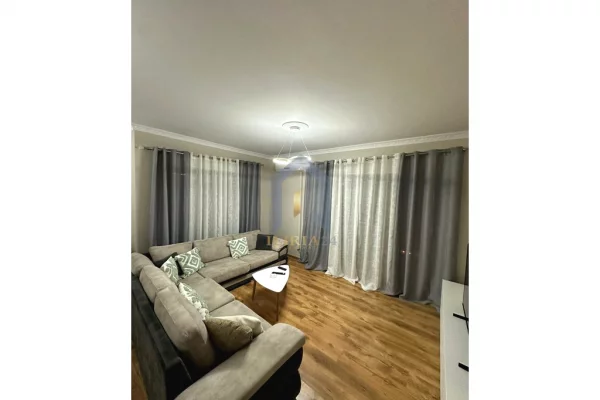 Shtepi me qera 2+1 ne Tirane - 1,200 Euro