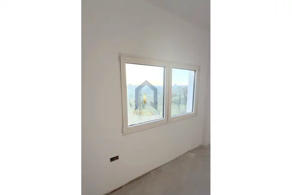 Shtepi ne shitje Apartament ne Tirane, 1+1, Mobilimi Bosh, pa mobiluar, Pagesa 125,000  Euro.