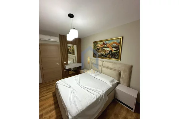 Shtepi me qera 2+1 ne Tirane - 1,200 Euro