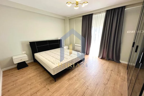 Shtepi me qera Apartament ne Tirane, 2+1, Mobilimi E mobiluar, Pagesa 1,000  Euro.