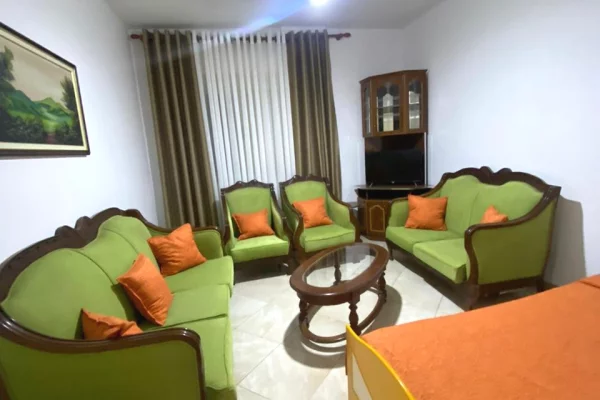 Shtepi me qera 1+1 ne Tirane - 400 Euro