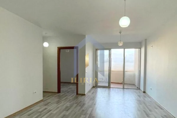 Shtepi ne shitje Apartament ne Tirane, 2+1, Mobilimi Bosh, pa mobiluar, Pagesa 132,000  Euro.