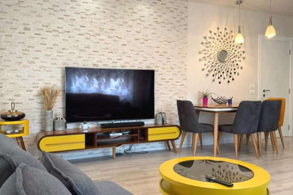 Shtepi me qera 2+1 ne Tirane - 1,300 Euro