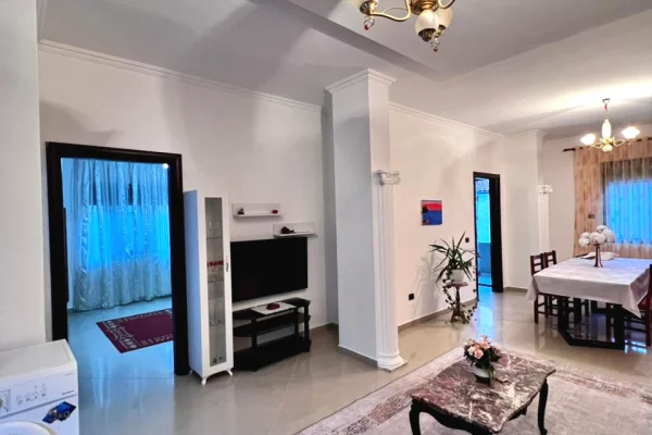 Shtepi me qera 2+1 ne Tirane - 520 Euro
