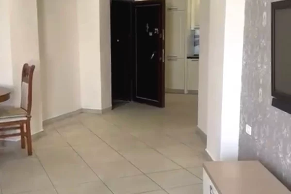 Shtepi ne shitje Apartament ne Tirane, 2+1, Mobilimi Pjeserisht e mobiluar, Pagesa 158,750  Euro.