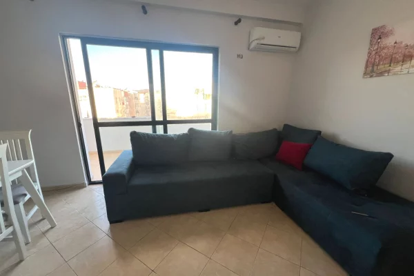 Shtepi me qera Apartament ne Tirane, 1+1, Mobilimi E mobiluar, Pagesa 350  Euro.