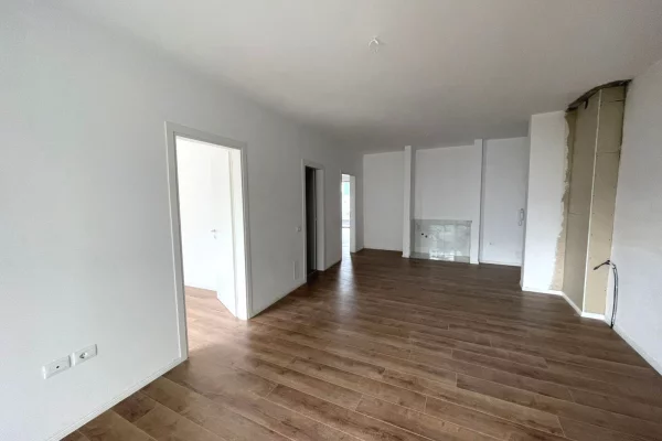 Shtepi ne shitje Apartament ne Tirane, 2+1, Mobilimi Bosh, pa mobiluar, Pagesa 199,000  Euro.