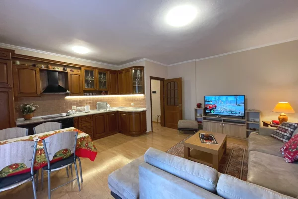 Shtepi ne shitje 1+1 ne Tirane - 70,000 Leke