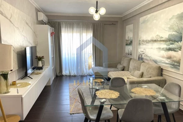 Shtepi me qera Apartament ne Tirane, 2+1, Mobilimi E mobiluar, Pagesa 1,000  Euro.