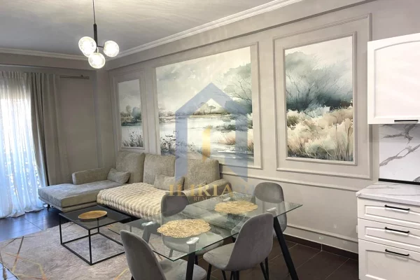 Shtepi me qera Apartament ne Tirane, 2+1, Mobilimi E mobiluar, Pagesa 1,000  Euro.