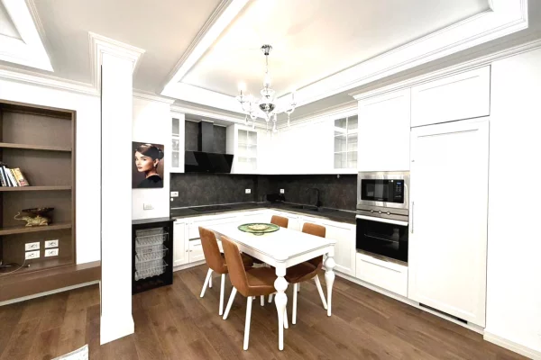 Shtepi me qera 2+1 ne Tirane - 1,400 Euro