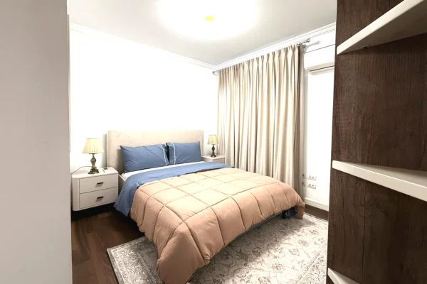 Shtepi me qera 2+1 ne Tirane - 1,400 Euro