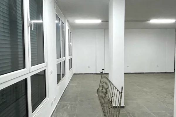 Ambient biznesi me qera 1+1 ne Tirane - 800 Euro