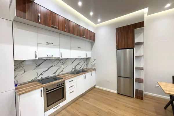 Shtepi ne shitje Apartament ne Tirane, 1+1, Mobilimi E mobiluar, Pagesa 158,000  Euro.