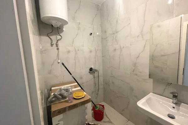 Shtepi ne shitje Apartament ne Tirane, 1+1, Mobilimi E mobiluar, Pagesa 153,000  Euro.