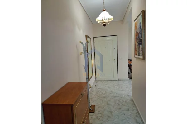 Shtepi me qera Apartament ne Tirane, 1+1, Mobilimi E mobiluar, Pagesa 600  Euro.