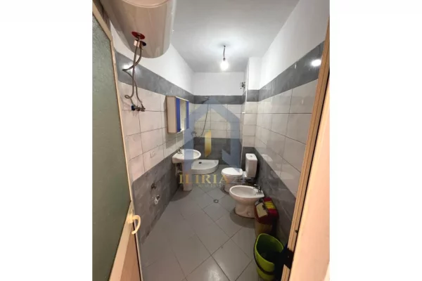 Shtepi ne shitje Apartament ne Tirane, 1+1, Mobilimi Pjeserisht e mobiluar, Pagesa 114,900  Euro.