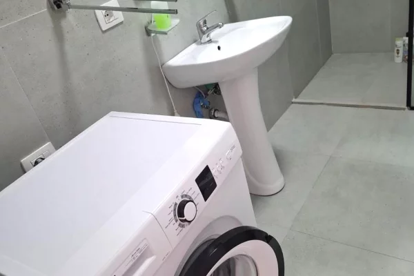 Shtepi me qera Apartament ne Tirane, 2+1, Mobilimi E mobiluar, Pagesa 900  Euro.