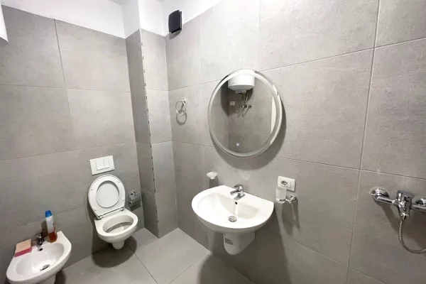 Shtepi me qera 2+1 ne Tirane - 750 Euro