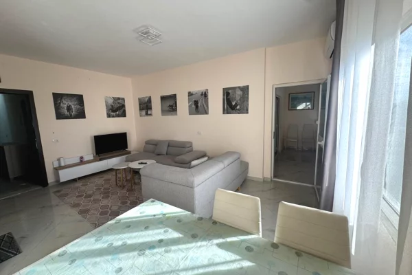 Shtepi ne shitje Apartament ne Durres, 1+1, Mobilimi E mobiluar, Pagesa 55,000  Euro.