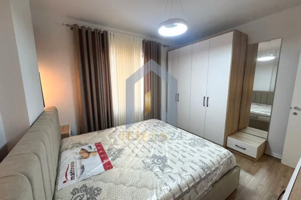 Shtepi me qera Apartament ne Tirane, 2+1, Mobilimi E mobiluar, Pagesa 700  Euro.
