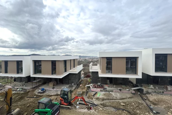 House for Sale 4+1 in Tirana - 375,000 Euro