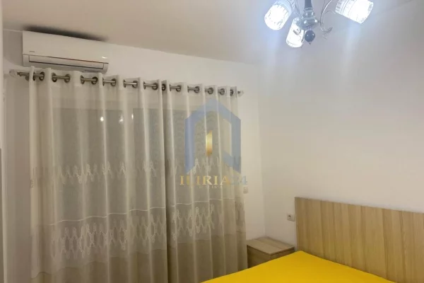 Shtepi me qera Apartament ne Tirane, 2+1, Mobilimi E mobiluar, Pagesa 700  Euro.
