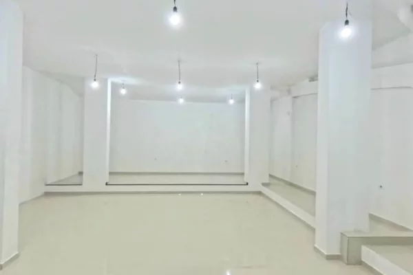 Ambient biznesi me qera 1+1 ne Tirane - 900 Euro