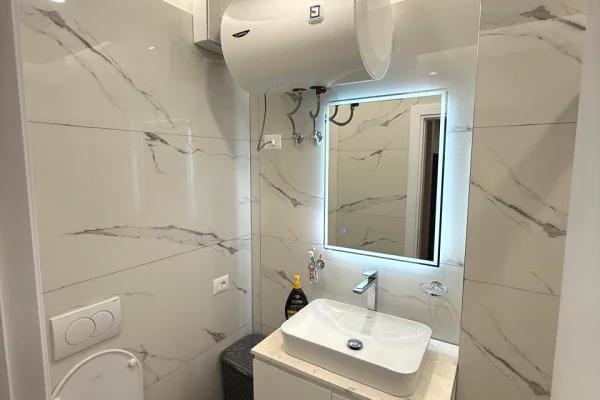 Shtepi ne shitje Apartament ne Tirane, 1+1, Mobilimi E mobiluar, Pagesa 86,000  Euro.