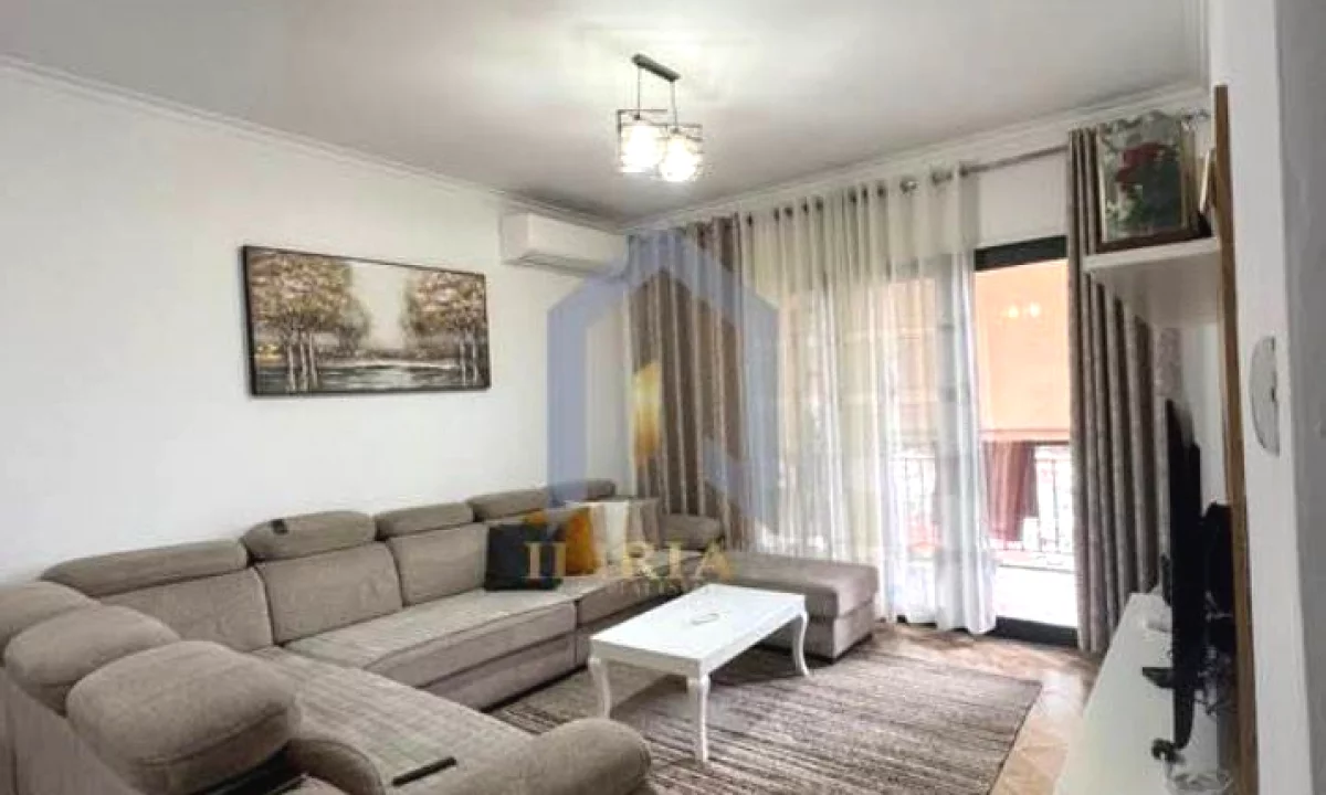 Shtepi ne shitje Apartament ne Tirane, 2+1, Mobilimi E mobiluar, Pagesa 225,000  Euro.