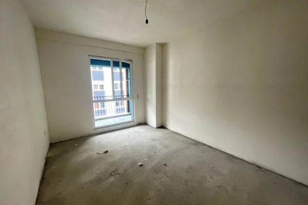 Shtepi ne shitje Apartament ne Tirane, 2+1, Mobilimi Bosh, pa mobiluar, Pagesa 119,880  Euro.