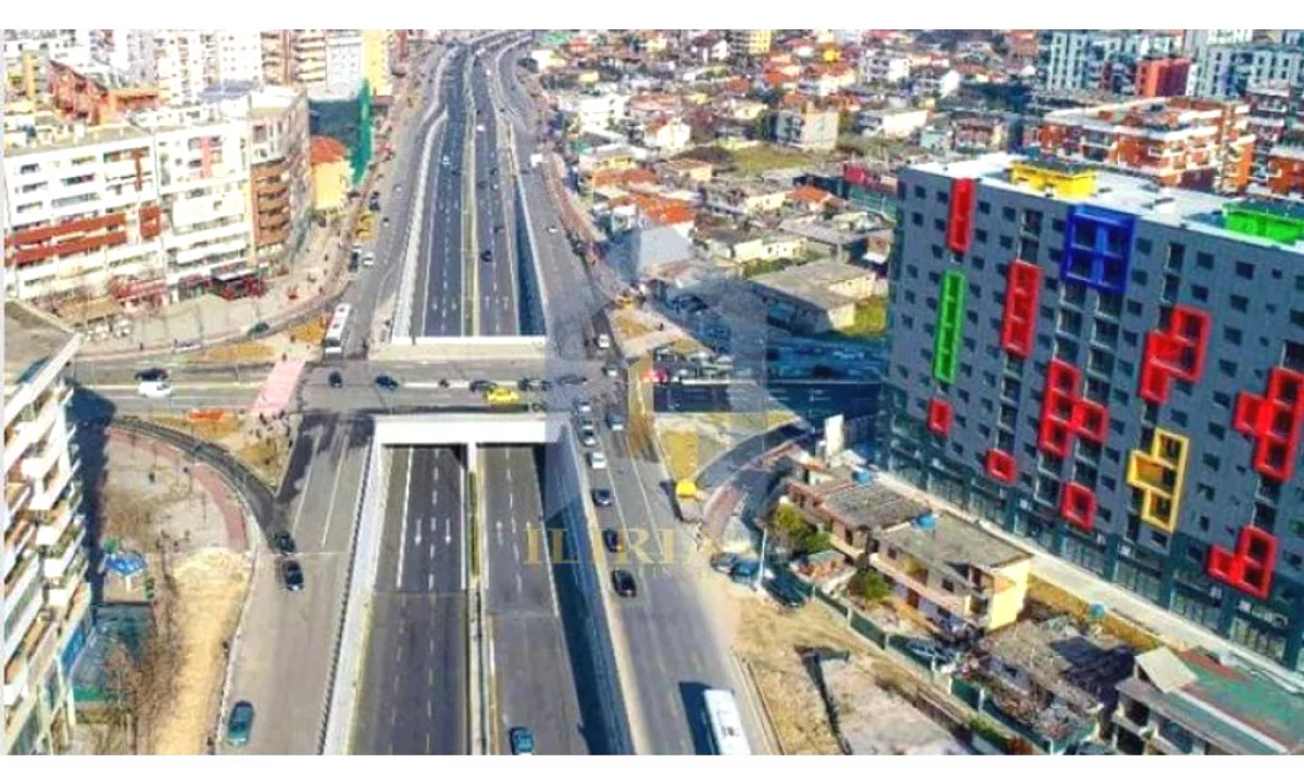 Shtepi ne shitje Apartament ne Tirane, 2+1, Mobilimi Bosh, pa mobiluar, Pagesa 125,000  Euro.