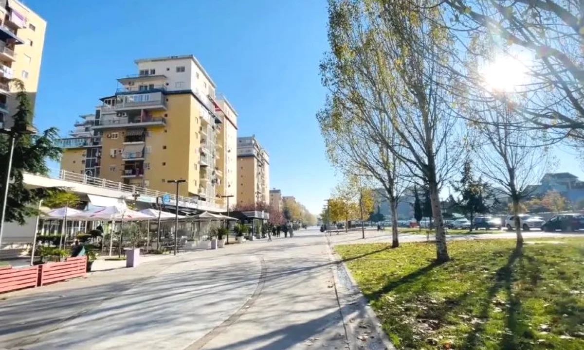 Shtepi ne shitje Apartament ne Tirane, 2+1, Mobilimi Bosh, pa mobiluar, Pagesa 193,444  Euro.